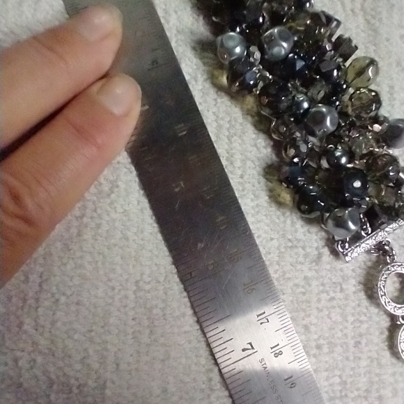 Wide premier designs beaded toggle silvertone chain bracelet - Picture 6 of 6